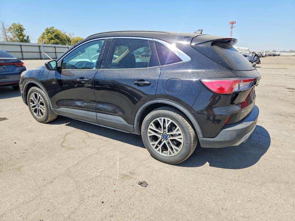 Photo 2 from auction – 2020 FORD ESCAPE with VIN 1FMCU0H61LUB10428
