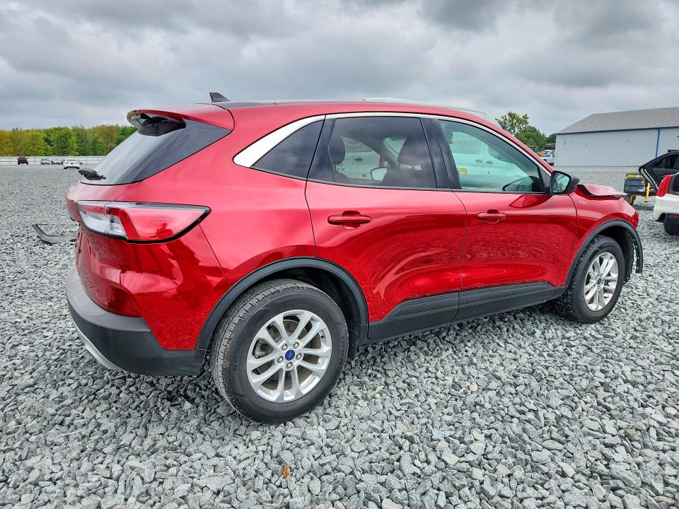 Photo 3 from auction – 2022 FORD ESCAPE with VIN 1FMCU9G6XNUA65627