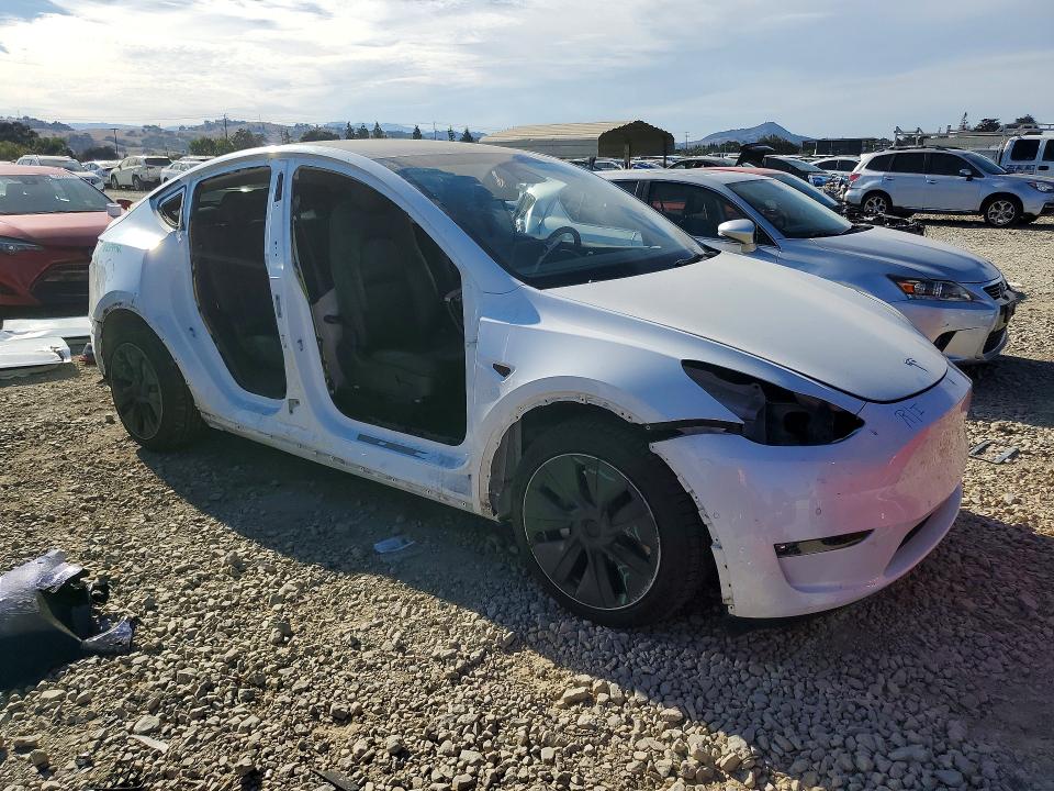 Фото 4 с аукциона – 2022 TESLA MODEL Y с VIN 7SAYGDEE8NF434026