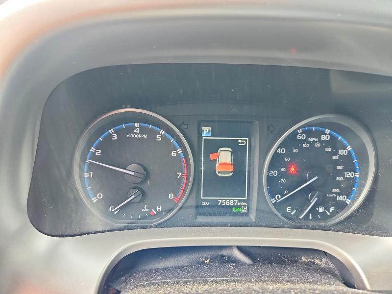 Photo 9 from auction – 2018 TOYOTA RAV4 with VIN JTMRFREV6JD224768