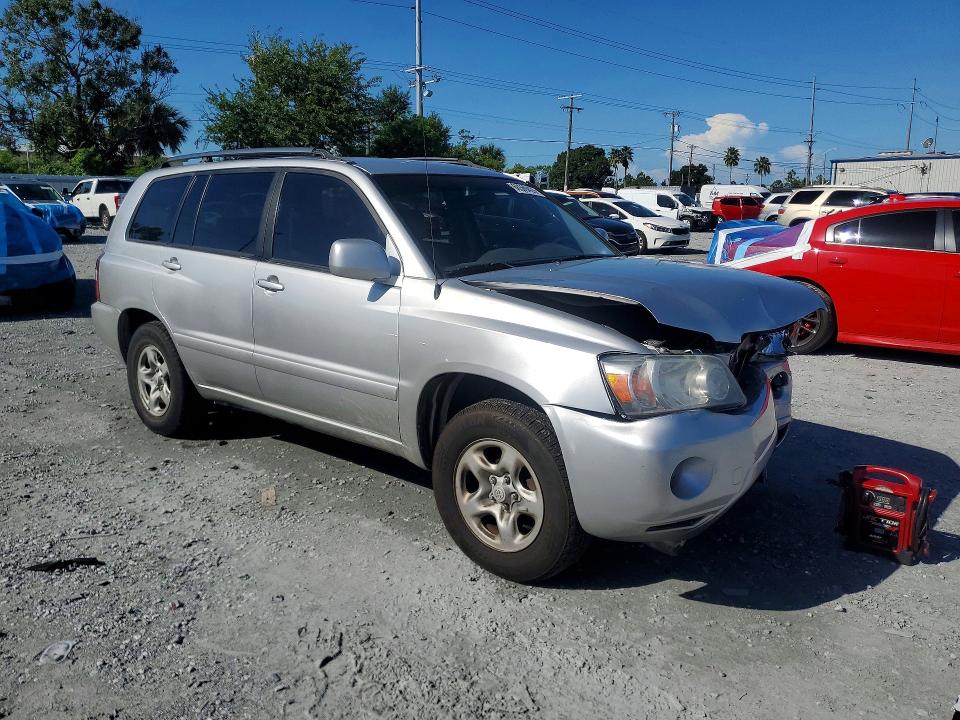 صورة رقم 4 من المزاد - 2004 TOYOTA HIGHLANDER مع VIN JTEDD21A740082027