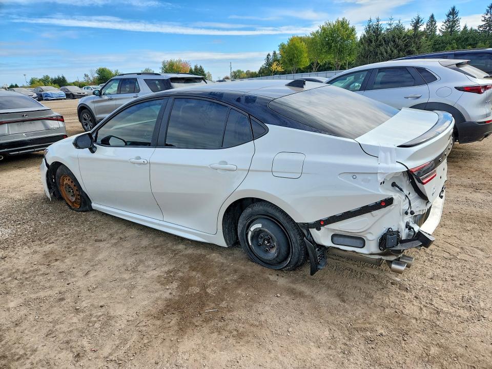 Снимка 2 от търг – 2026 TOYOTA CAMRY с VIN 4T1DBADK1TU060570