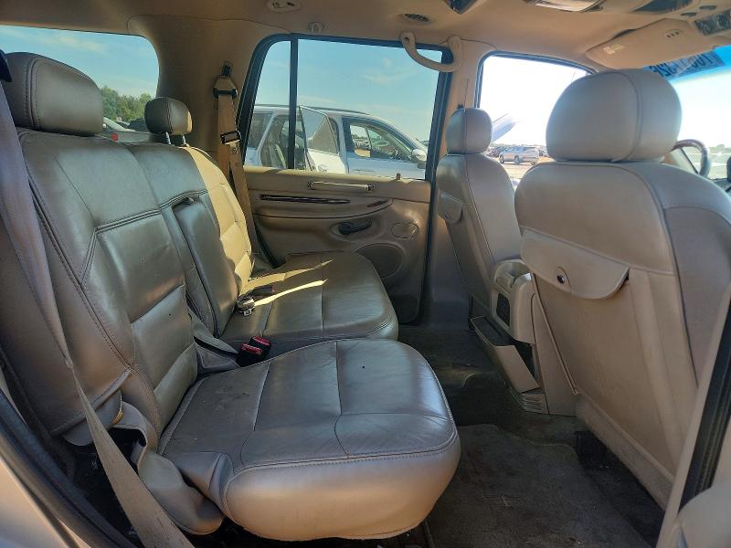 Photo 11 from auction – 2000 LINCOLN NAVIGATOR with VIN 5LMFU28A6YLJ26681