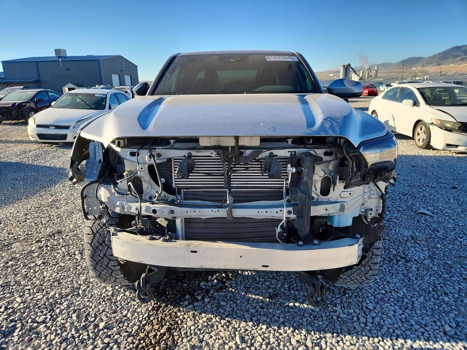 Photo 5 from auction – 2025 TOYOTA TACOMA with VIN 3TMLB5JN0SM097358