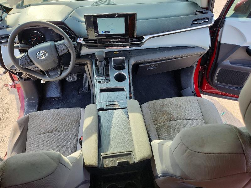 Photo 8 from auction – 2026 TOYOTA SIENNA with VIN 5TDKRKEC3TS293357