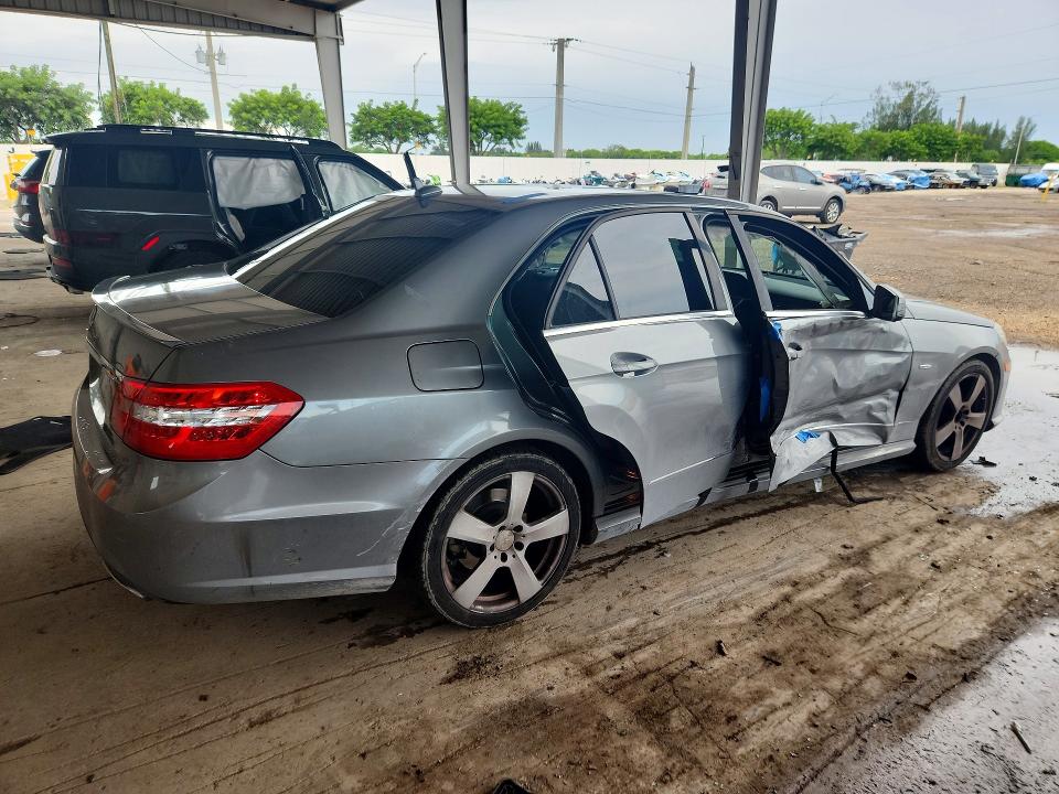 Photo 3 from auction – 2012 MERCEDES-BENZ E with VIN WDDHF5KB3CA586355