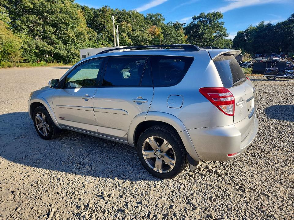 Снимка 2 от търг – 2011 TOYOTA RAV4 с VIN JTMRF4DV3B5043160