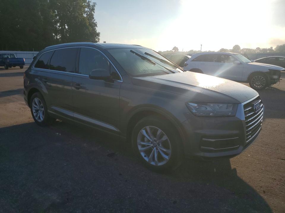 Photo 4 from auction – 2017 AUDI Q7 with VIN WA1LAAF73HD028944