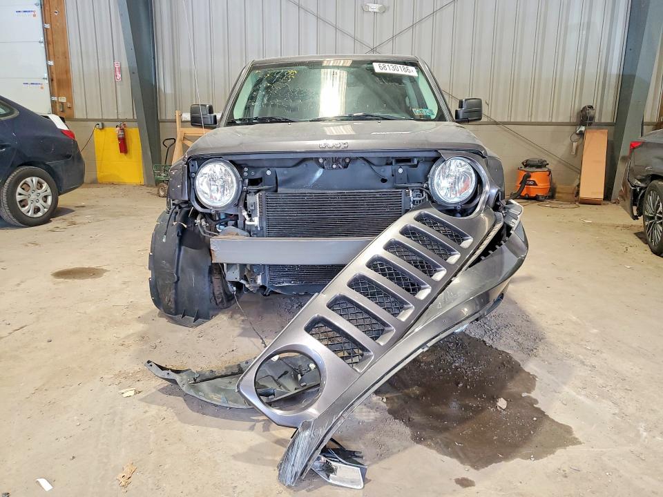 Photo 5 from auction – 2016 JEEP PATRIOT with VIN 1C4NJRFB5GD786798