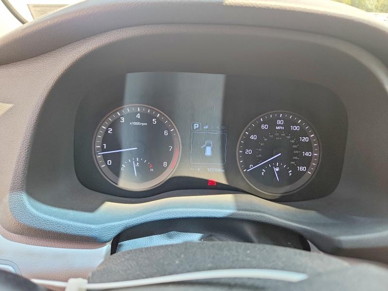 Photo 9 from auction – 2018 HYUNDAI TUCSON with VIN KM8J3CA48JU670951