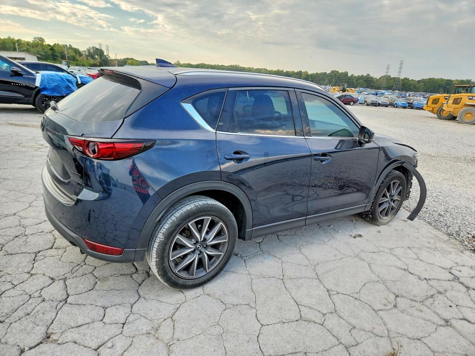 Снимка 3 от търг – 2017 MAZDA CX-5 с VIN JM3KFADLXH0228222