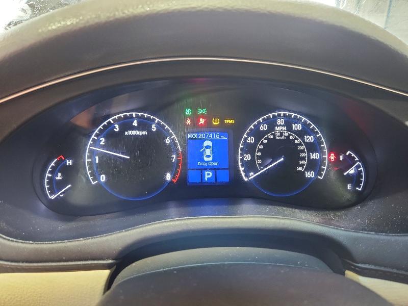 Photo 9 from auction – 2014 HYUNDAI GENESIS with VIN KMHGC4DD2EU264312