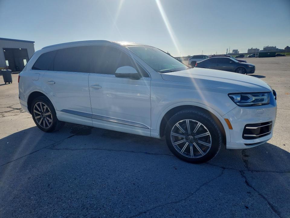 Photo 4 from auction – 2017 AUDI Q7 with VIN WA1LAAF70HD015374