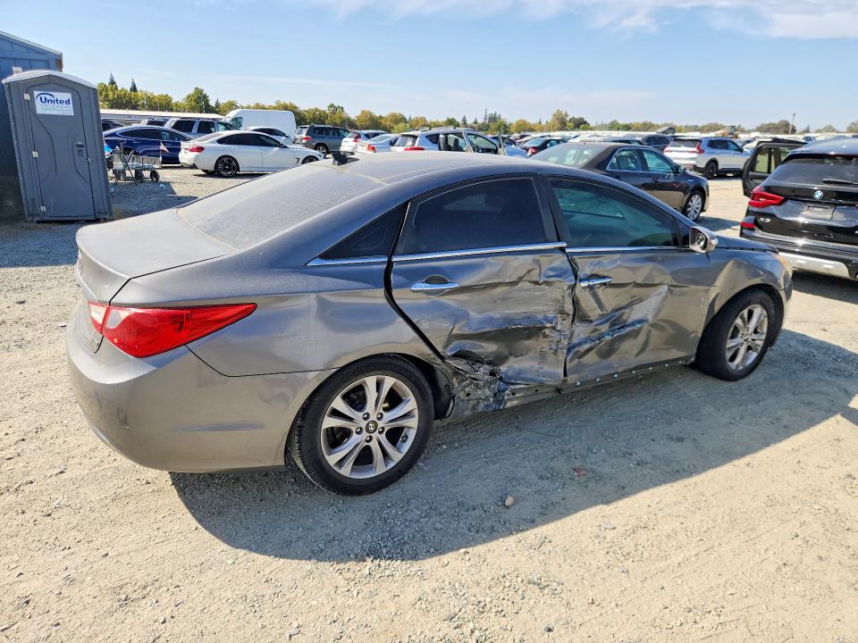 Photo 3 from auction – 2013 HYUNDAI SONATA with VIN 5NPEC4AC3DH539766