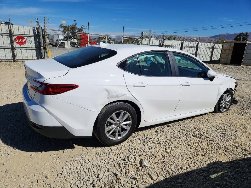 Photo 3 from auction – 2026 TOYOTA CAMRY with VIN 4T1DAACK4TU741469