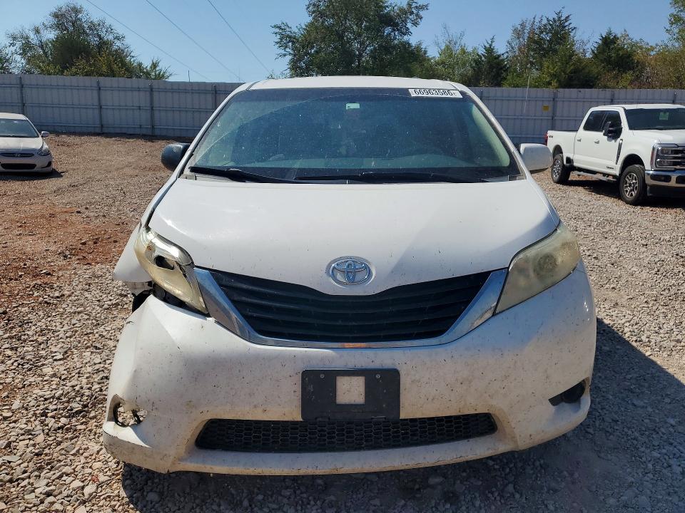 Photo 5 from auction – 2014 TOYOTA SIENNA with VIN 5TDKK3DCXES527069
