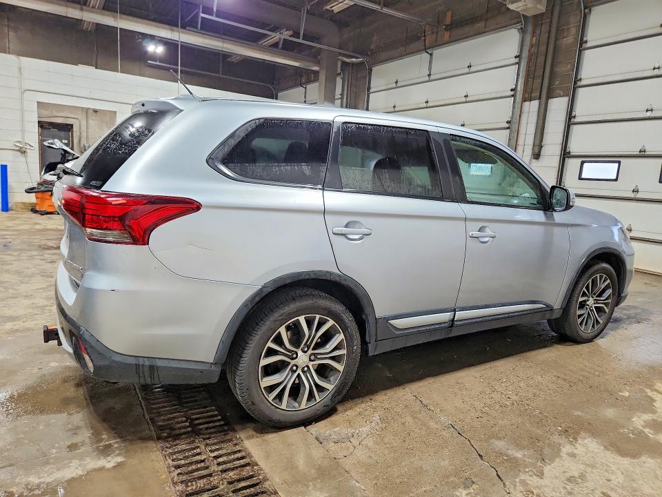 Photo 3 from auction – 2016 MITSUBISHI OUTLANDER with VIN JA4AZ3A38GZ002681