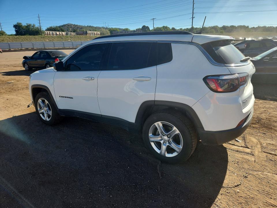 Фото 2 с аукциона – 2023 JEEP COMPASS с VIN 3C4NJDBN2PT561610