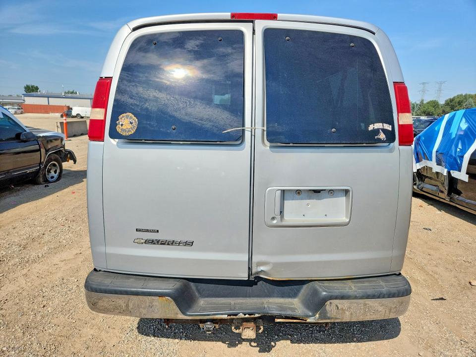 Photo 6 from auction – 2012 CHEVROLET EXPRESS G1500 with VIN 1GBSGDC47C1107009
