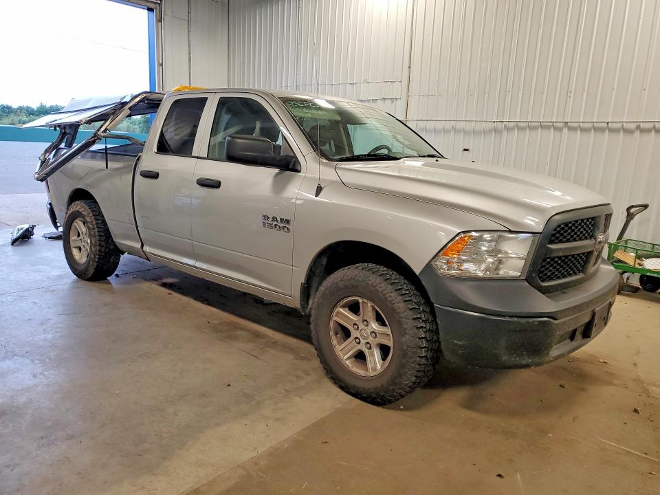 Снимка 4 от търг – 2017 RAM 1500 с VIN 1C6RR7FG8HS654102