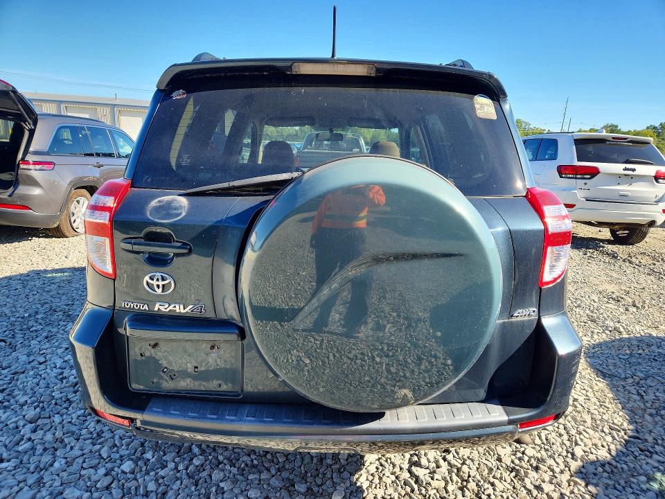 Zdjęcie 6 z aukcji – 2010 TOYOTA RAV4 z VIN JTMBF4DV6AD028481
