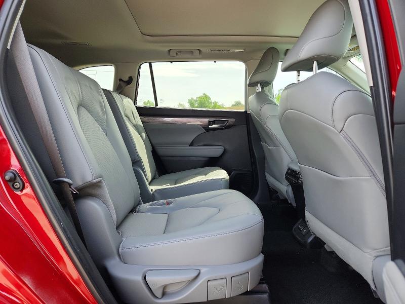 Photo 11 from auction – 2024 TOYOTA HIGHLANDER with VIN 5TDKDRBH2RS545941