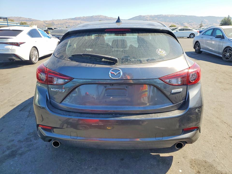 Photo 6 from auction – 2018 MAZDA 3 with VIN 3MZBN1L30JM249383