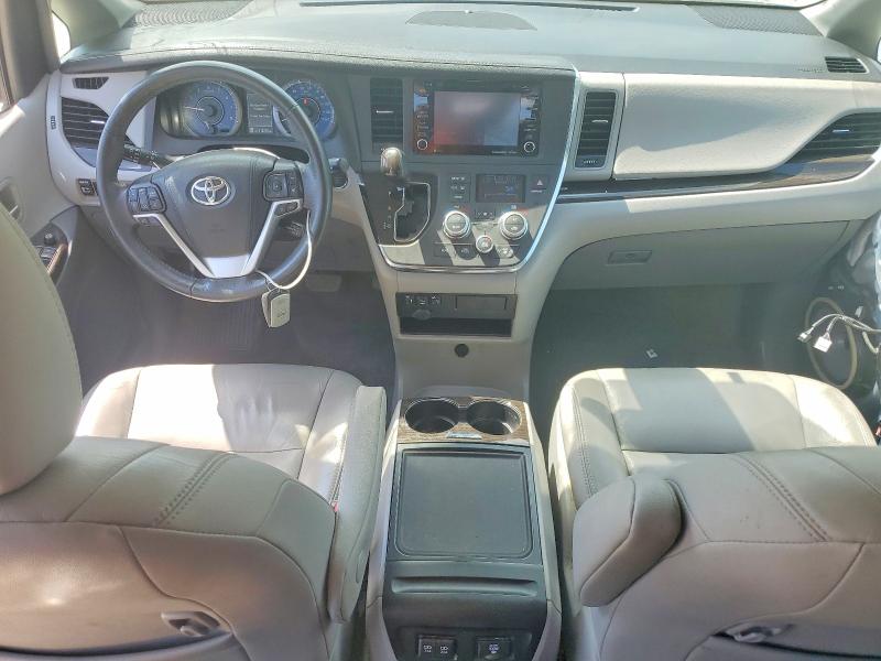 Photo 8 from auction – 2018 TOYOTA SIENNA with VIN 5TDYZ3DC9JS907505
