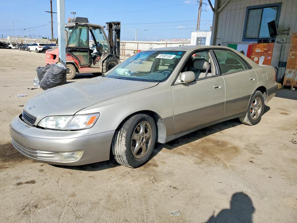 LEXUS ES 1998 con VIN JT8BF28G2W5048307 - Foto de la subasta