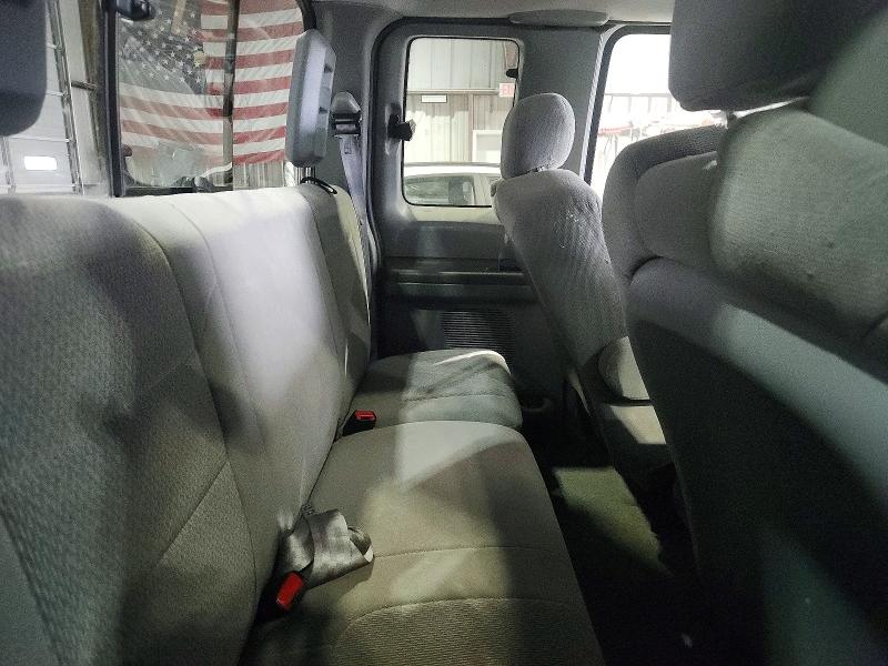 Photo 10 from auction – 2004 FORD F350 with VIN 1FTWX32P74EB16497