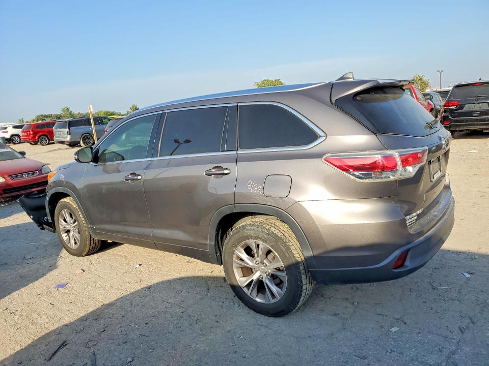 Photo 2 from auction – 2015 TOYOTA HIGHLANDER with VIN 5TDKKRFH6FS047253