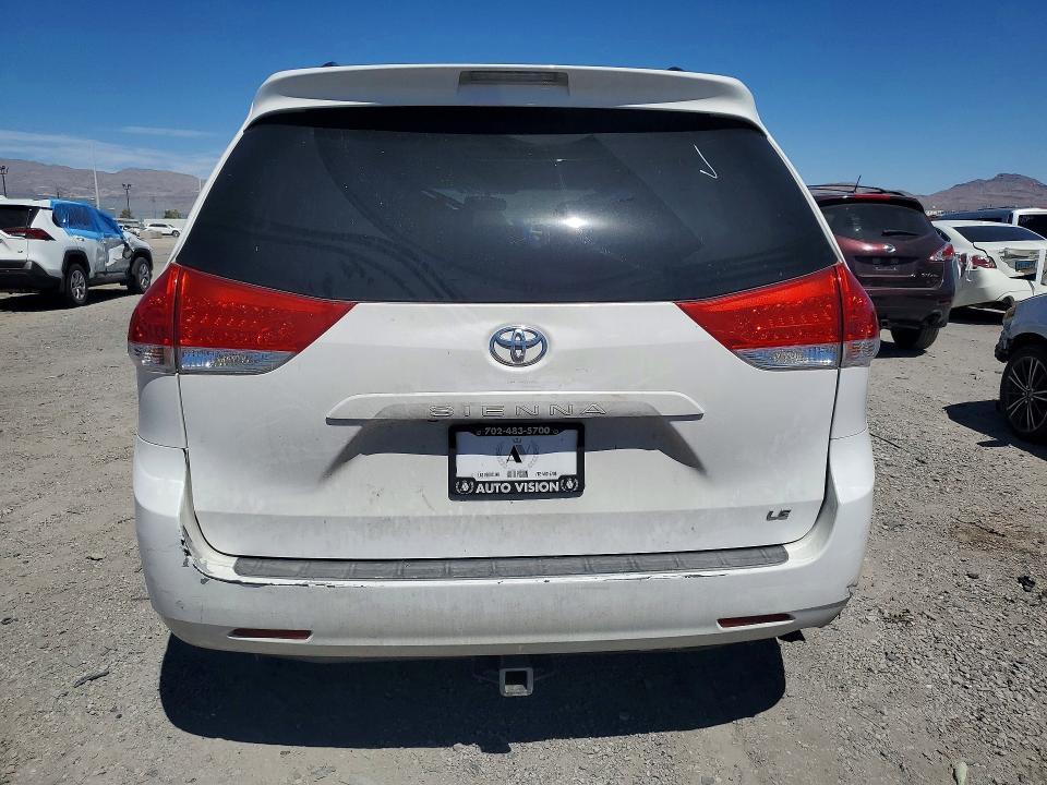 Photo 6 from auction – 2012 TOYOTA SIENNA with VIN 5TDKK3DCXCS229568