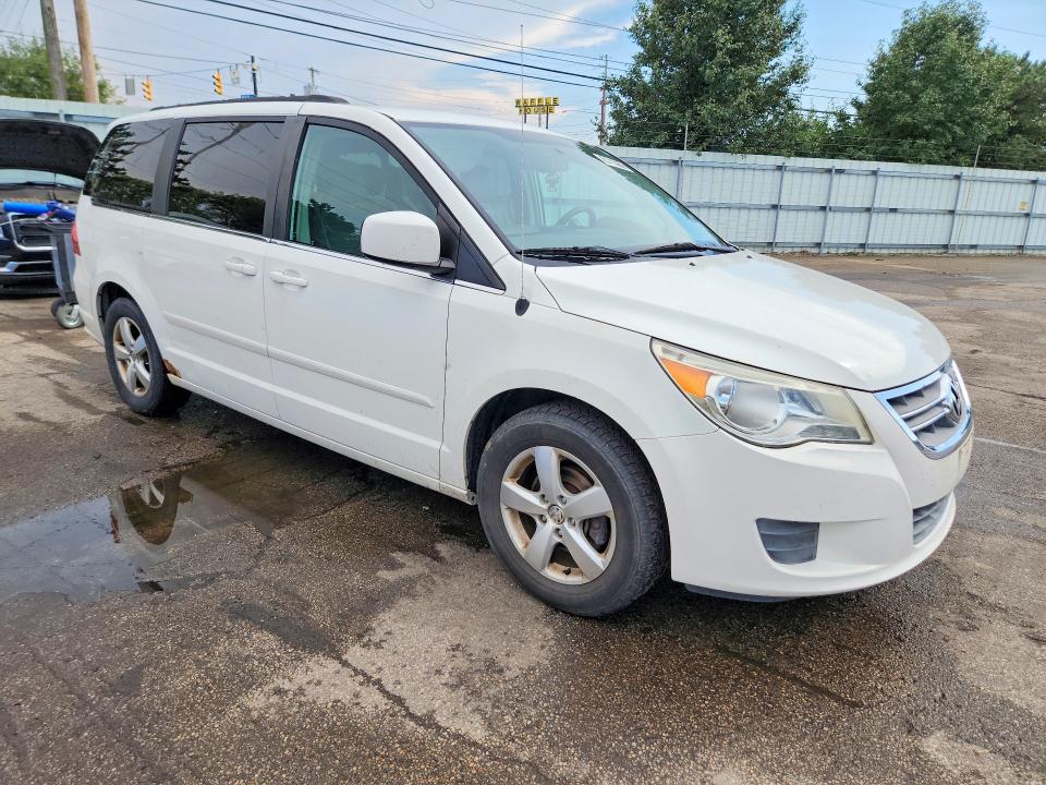 Photo 4 from auction – 2011 VOLKSWAGEN ROUTAN with VIN 2V4RW3DG5BR636488