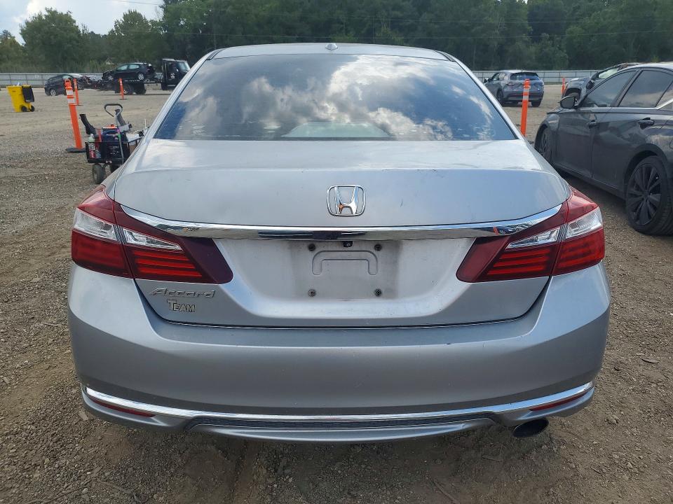Photo 6 from auction – 2016 HONDA ACCORD with VIN 1HGCR2F70GA116145