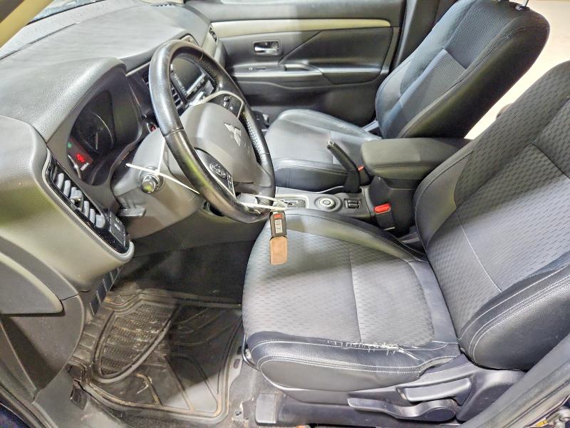 Photo 7 from auction – 2015 MITSUBISHI OUTLANDER with VIN JA4AZ3A3XFZ000994