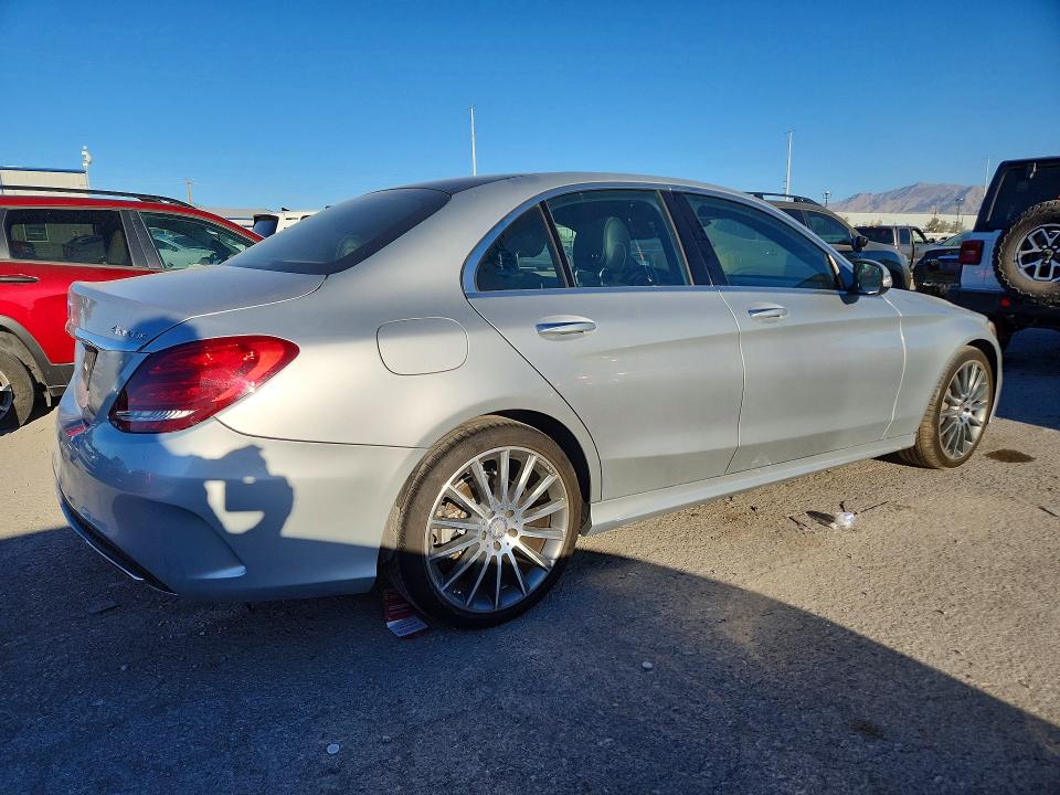 Снимка 3 от търг – 2015 MERCEDES-BENZ C с VIN 55SWF6GB6FU026842