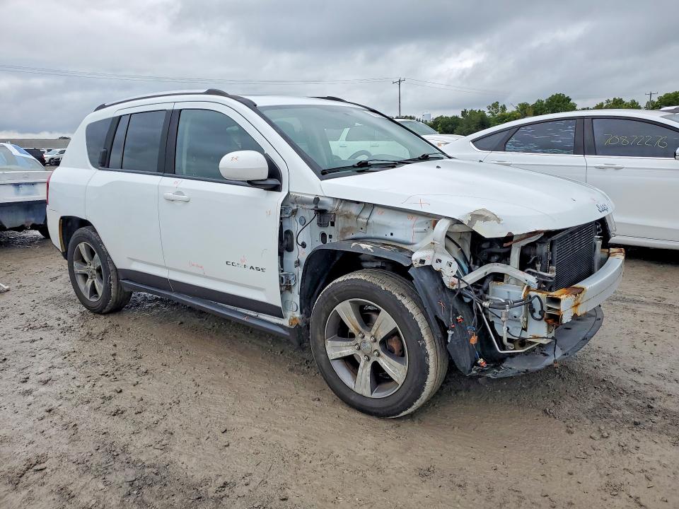 Foto 4 de la subasta – 2016 JEEP COMPASS con VIN 1C4NJDEB7GD664190