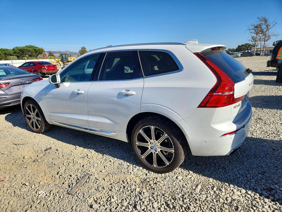 Foto 2 de la subasta – 2018 VOLVO XC60 con VIN LYVA22RL0JB101891