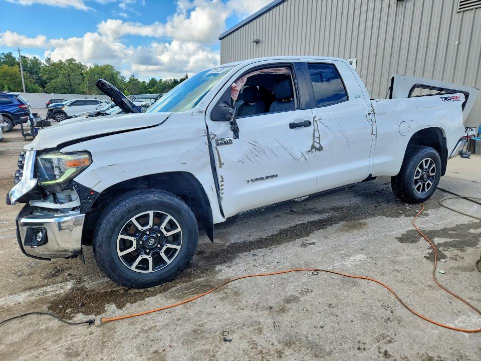 Снимка 1 от търг – 2018 TOYOTA TUNDRA с VIN 5TFUW5F12JX708742