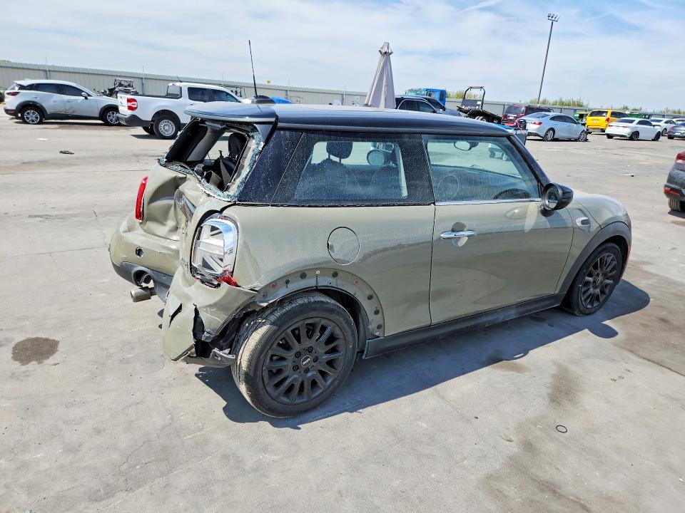 Photo 3 from auction – 2021 MINI COOPER with VIN WMWXR3C08M2M92236