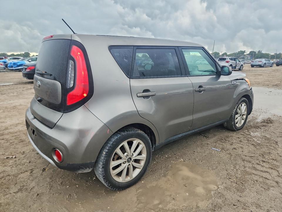Photo 3 from auction – 2018 KIA SOUL with VIN KNDJP3A58J7515400