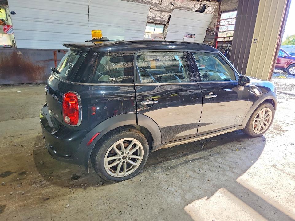 Photo 3 from auction – 2016 MINI COOPER with VIN WMWZC5C54GWT39559