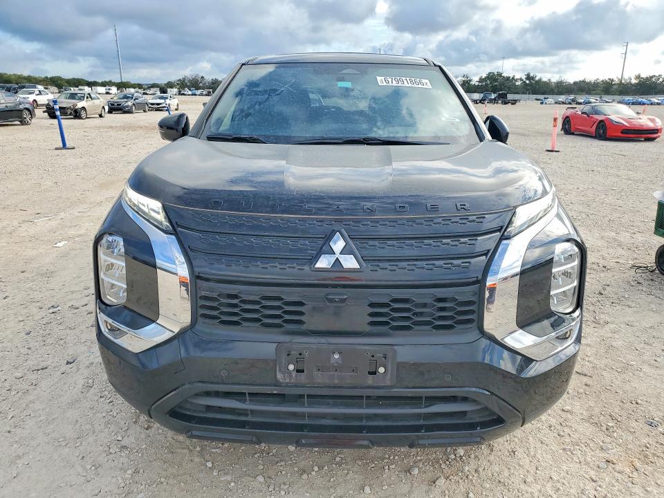Снимка 5 от търг – 2024 MITSUBISHI OUTLANDER с VIN JA4J3VA87RZ060504