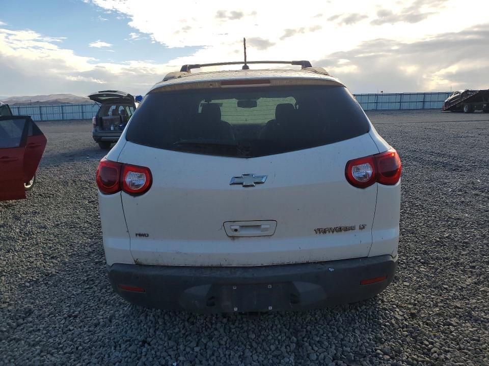 Photo 6 from auction – 2010 CHEVROLET TRAVERSE with VIN 1GNLVFED1AJ226998