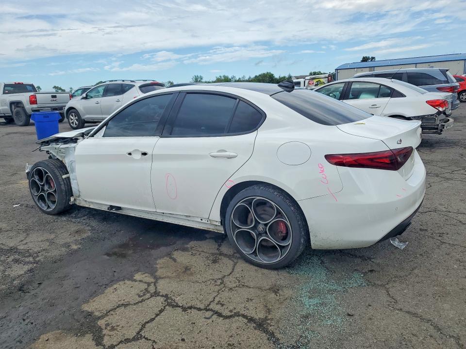 Photo 2 from auction – 2022 ALFA ROMEO GIULIA with VIN ZARFANBN9N7654013