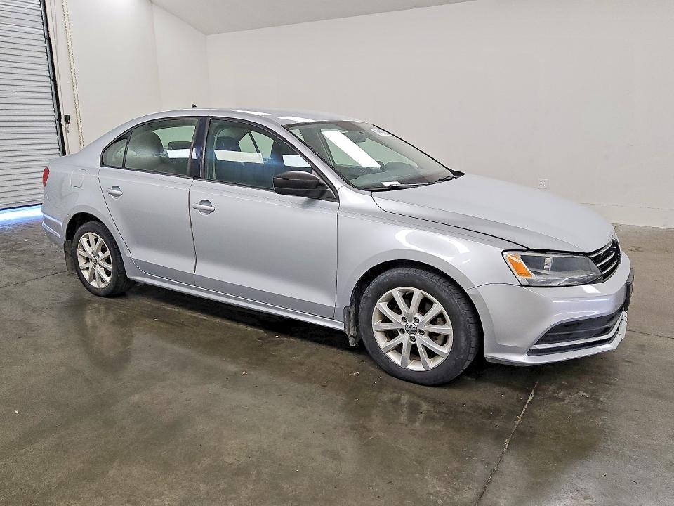 Photo 4 from auction – 2015 VOLKSWAGEN JETTA with VIN 3VWD07AJ7FM401291