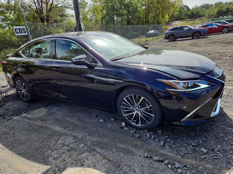 Foto 4 de la subasta – 2024 LEXUS ES 250 con VIN 58AD11D12RU013138
