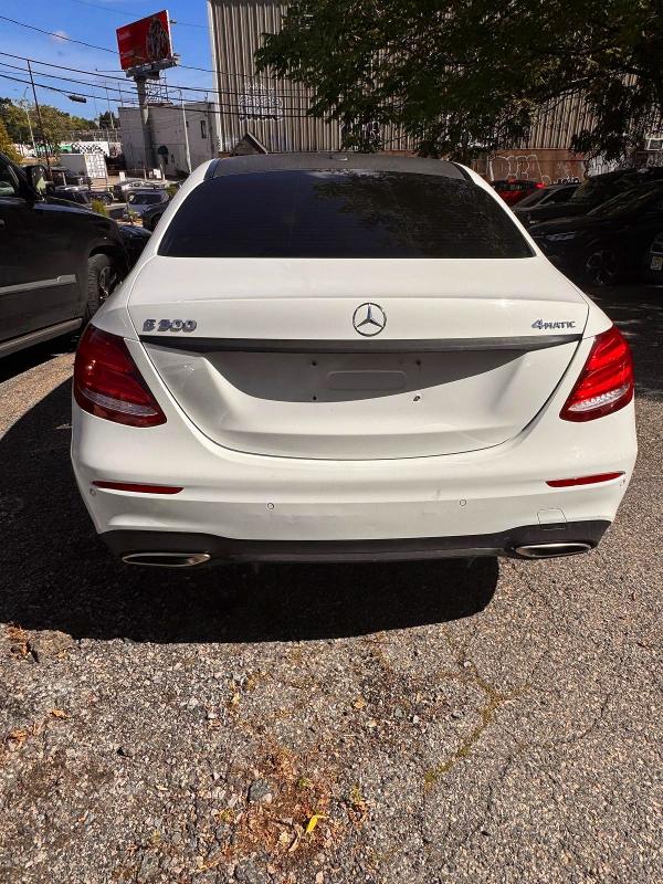 Photo 6 from auction – 2017 MERCEDES-BENZ E with VIN WDDZF4KBXHA018352
