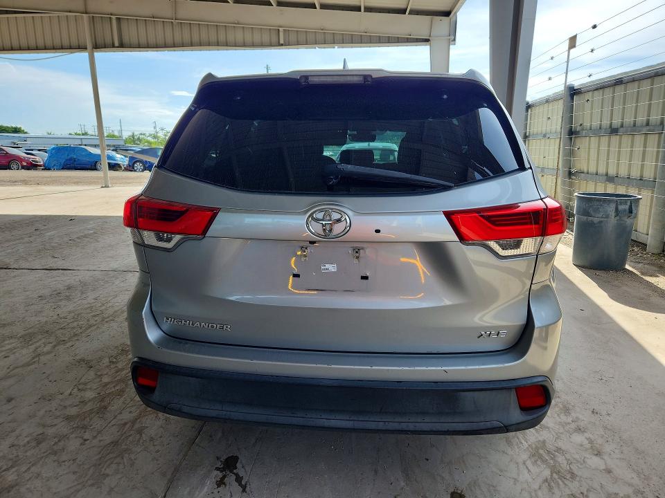 Photo 6 from auction – 2017 TOYOTA HIGHLANDER with VIN 5TDKZRFH8HS516910