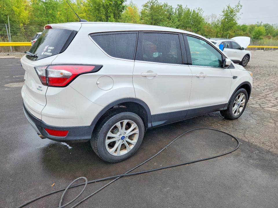 Снимка 3 от търг – 2017 FORD ESCAPE с VIN 1FMCU0GD1HUB54453